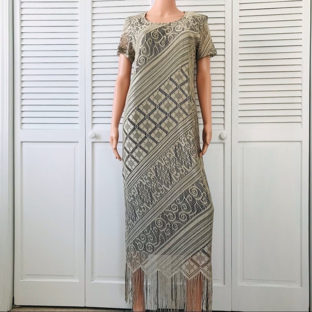 Price is firm SHAR ADE Vintage Beige Black Crochet Short Sleeve Dress Size 8